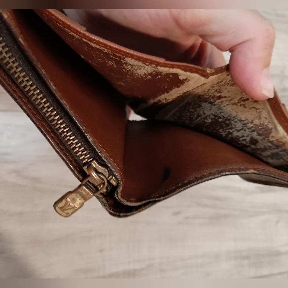 Louis Vuitton Monogram Compact Bifold Wallet Zip/Snap